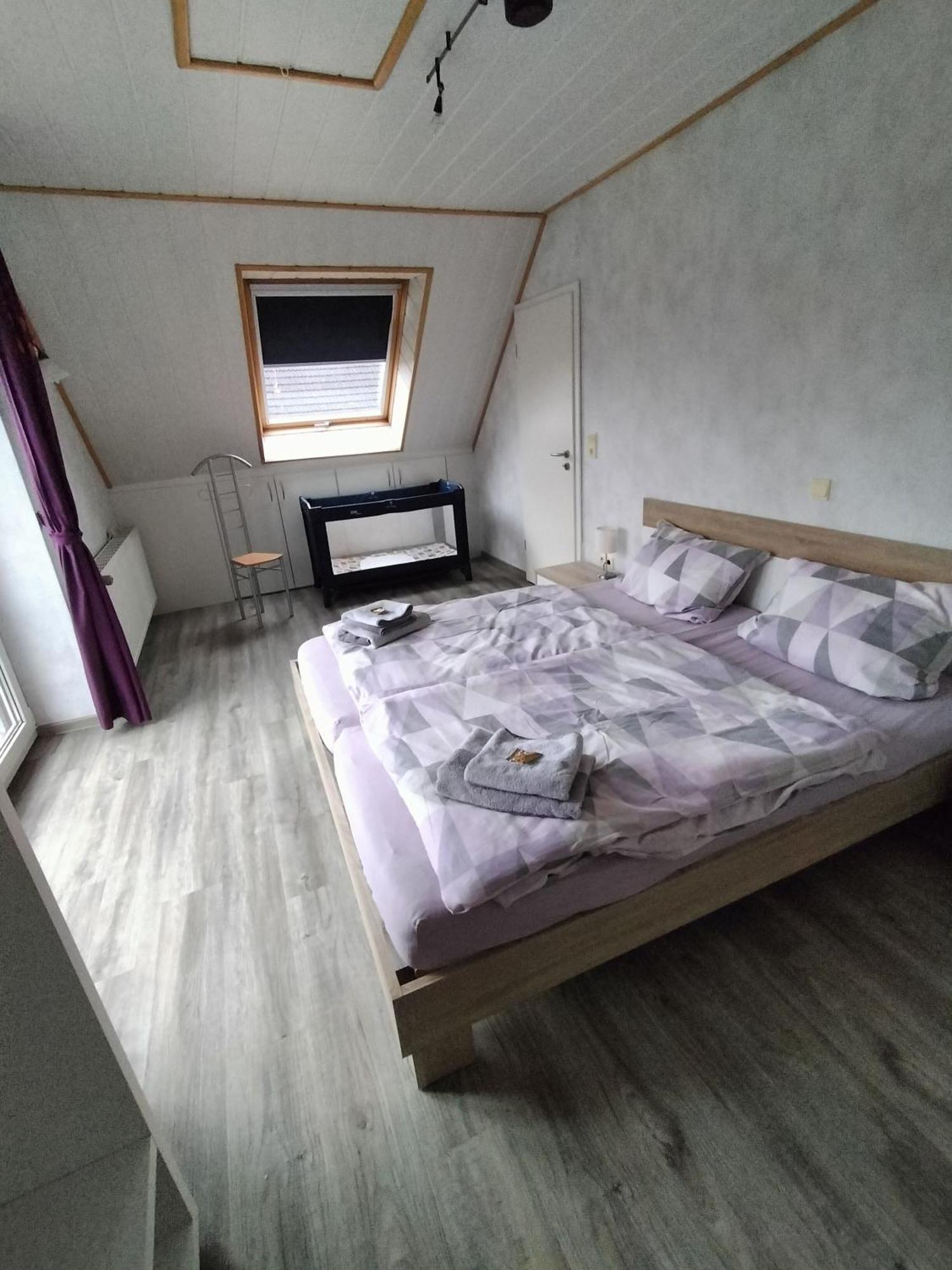 Ferienwohnung Behrends, 15178 เลียร์ ภายนอก รูปภาพ